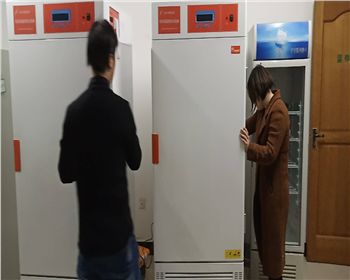 給客戶現(xiàn)場(chǎng)調(diào)試儀器（二）